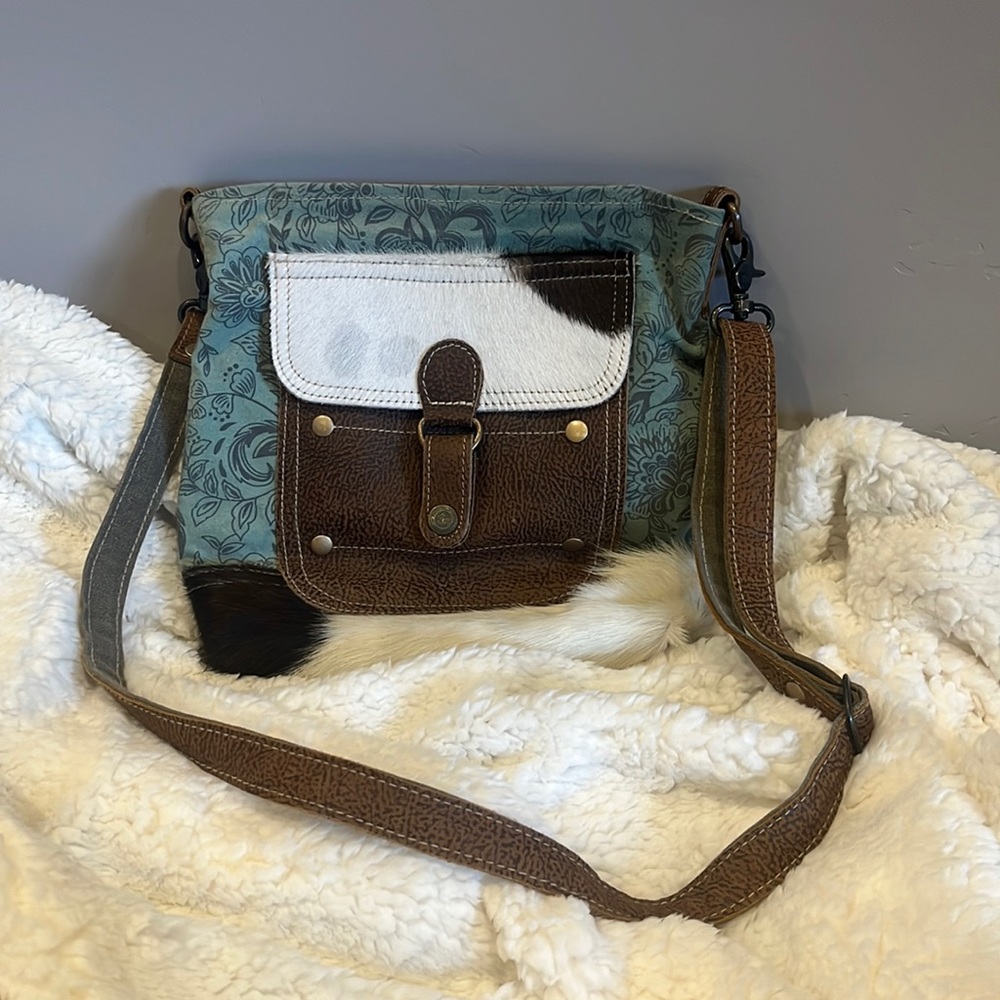 New Myra crossbody in perfect condition